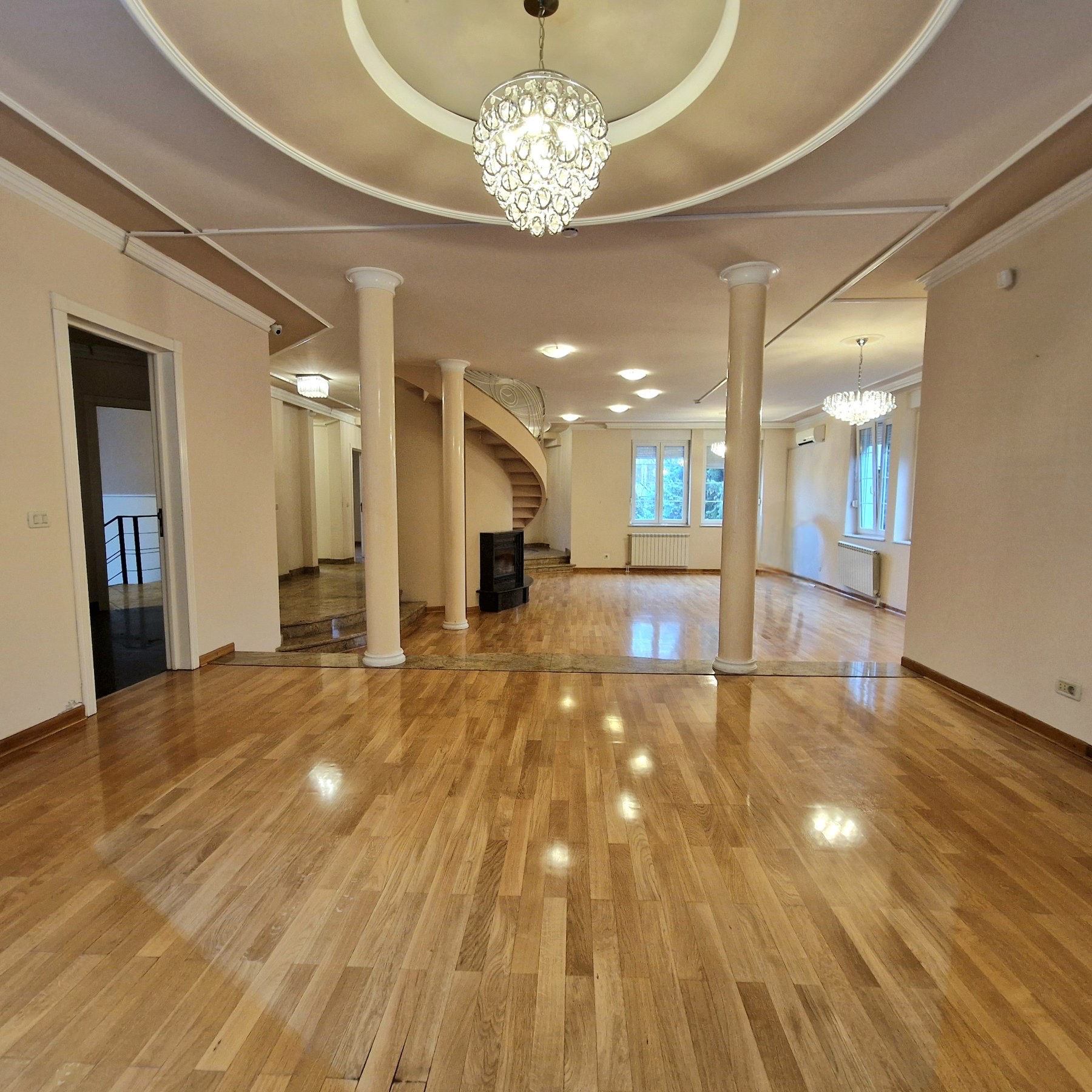 Ekskluzivna vila - Dedinje - slika 1