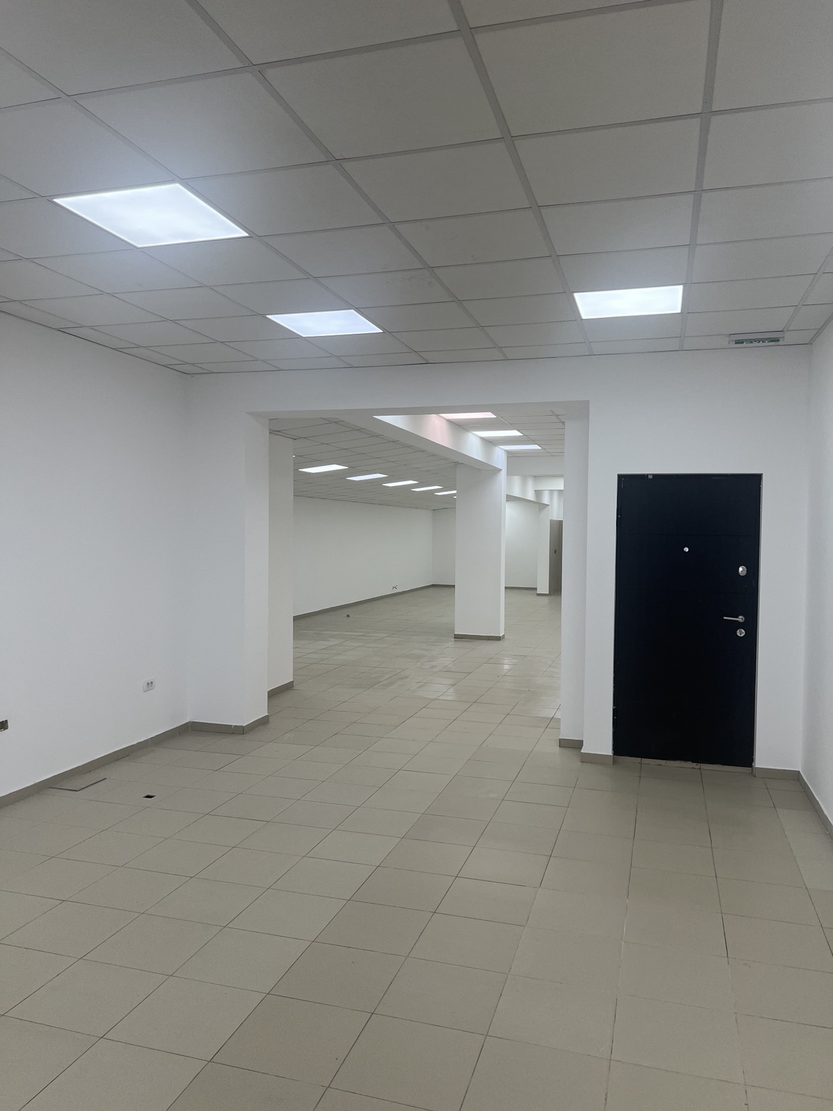 Izdaje se lokal na Dušanovcu - slika 1