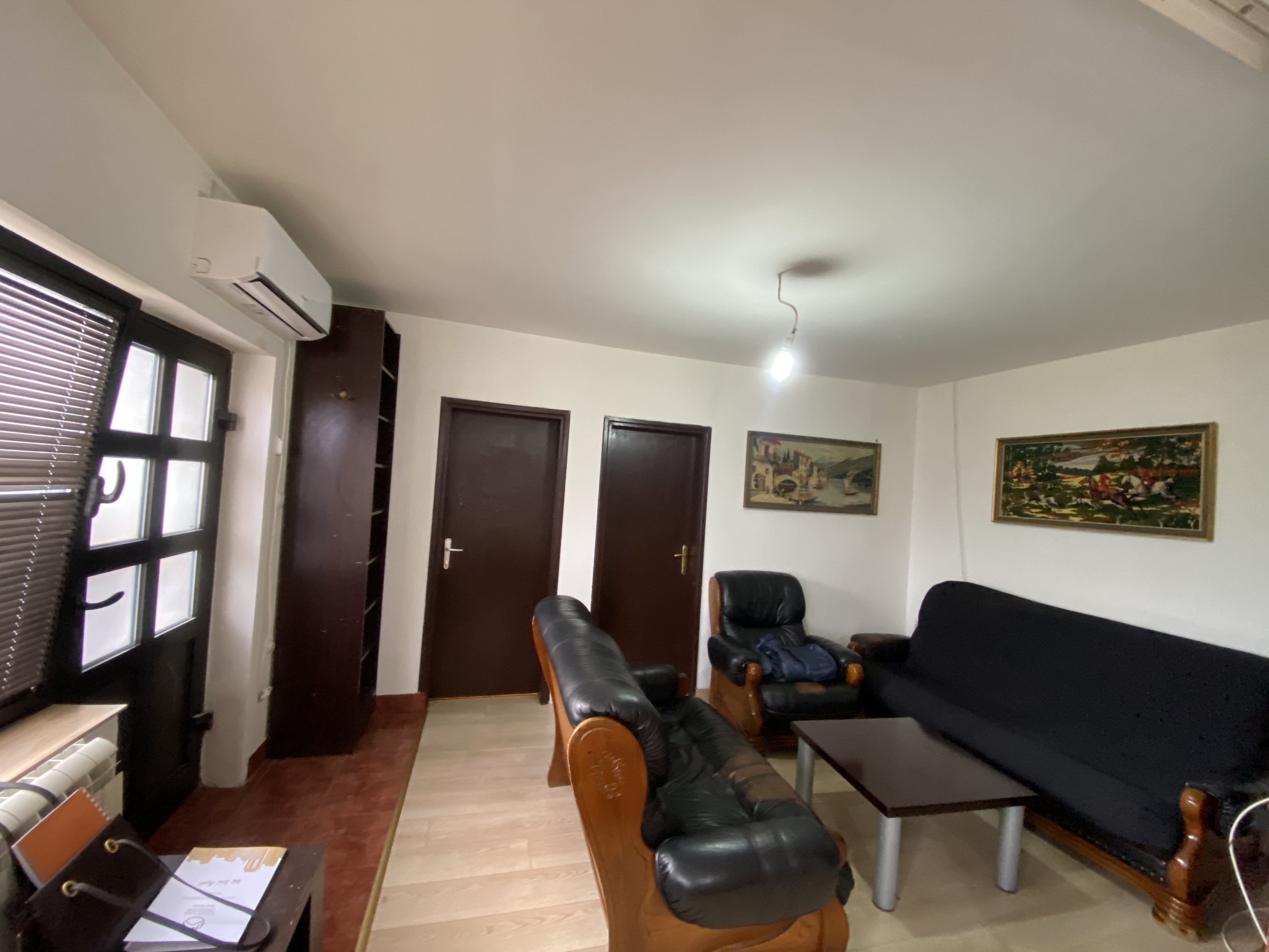 Izdavanje trosobnog stana  - slika 2