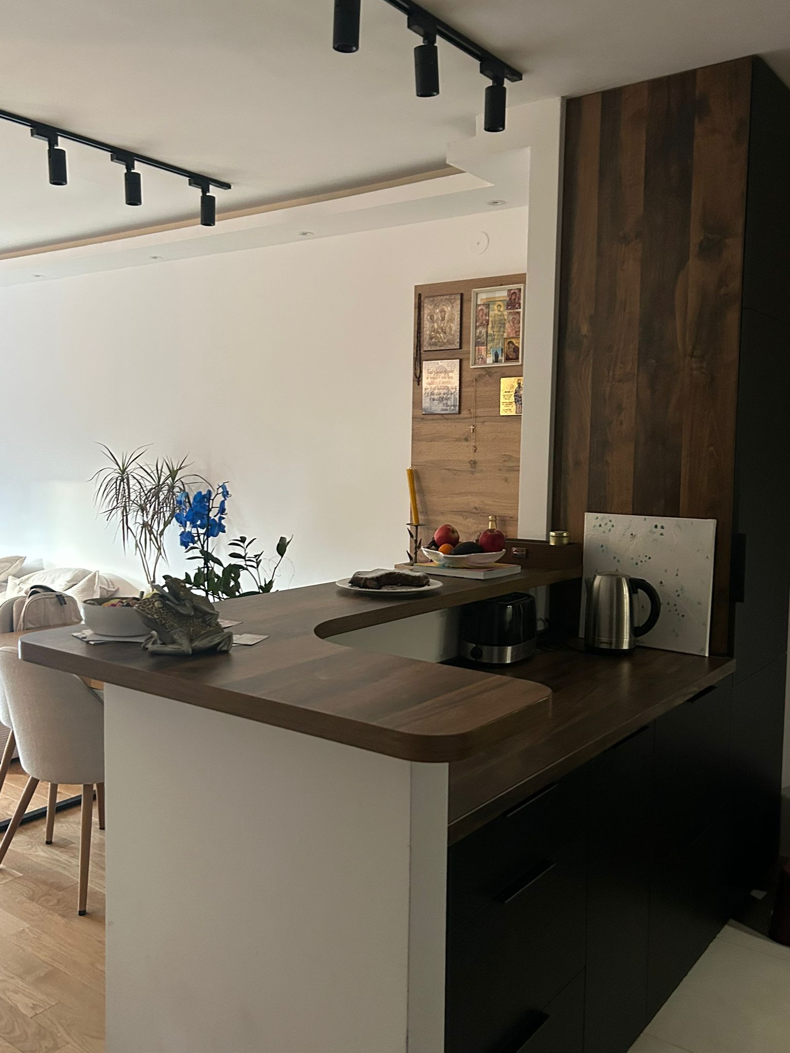 Trosoban stan u Zemunu- Zelena avenija - slika 2