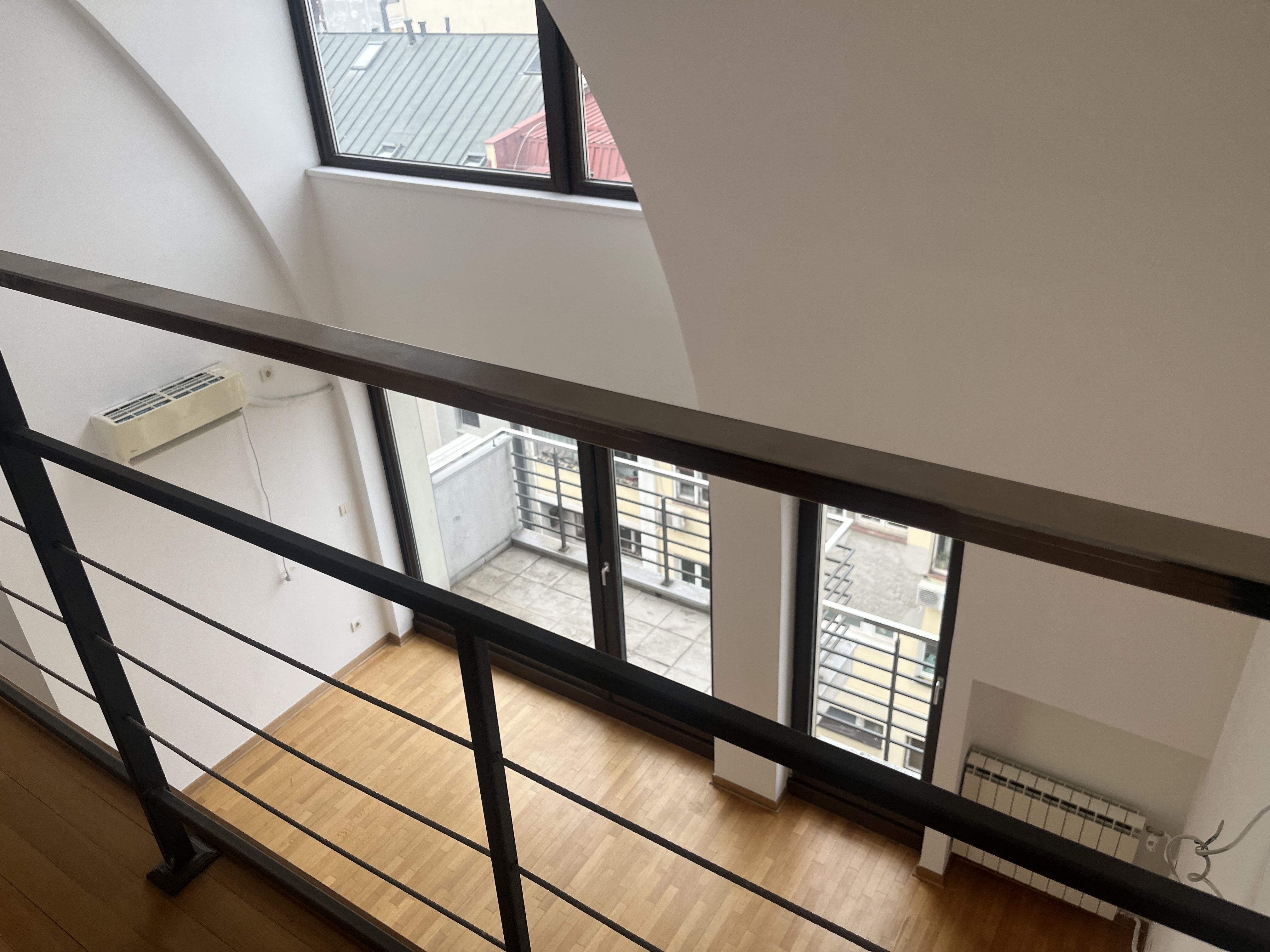 Komforan stan sa garazom na Crvenom krstu - slika 2