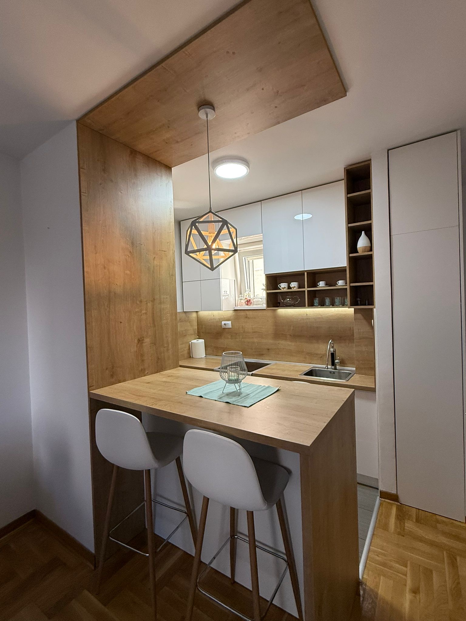 Izdavanje moderno opremljenog stana na Zvezdari  - slika 2