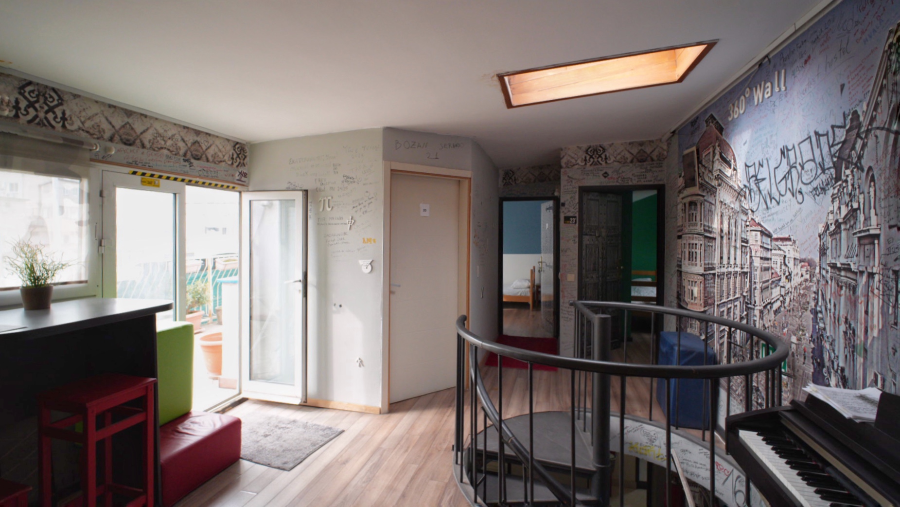 Odličan duplex u ulici Kneza Mihaila  - slika 1