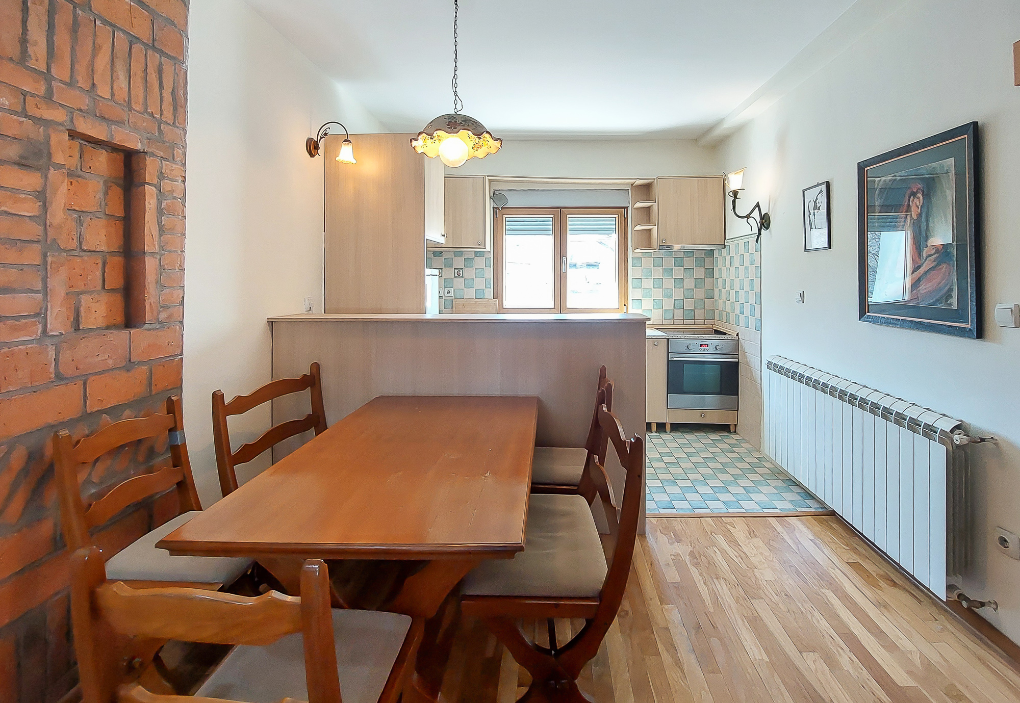 Odlican trosoban stan na izuzetnoj lokaciji - slika 2