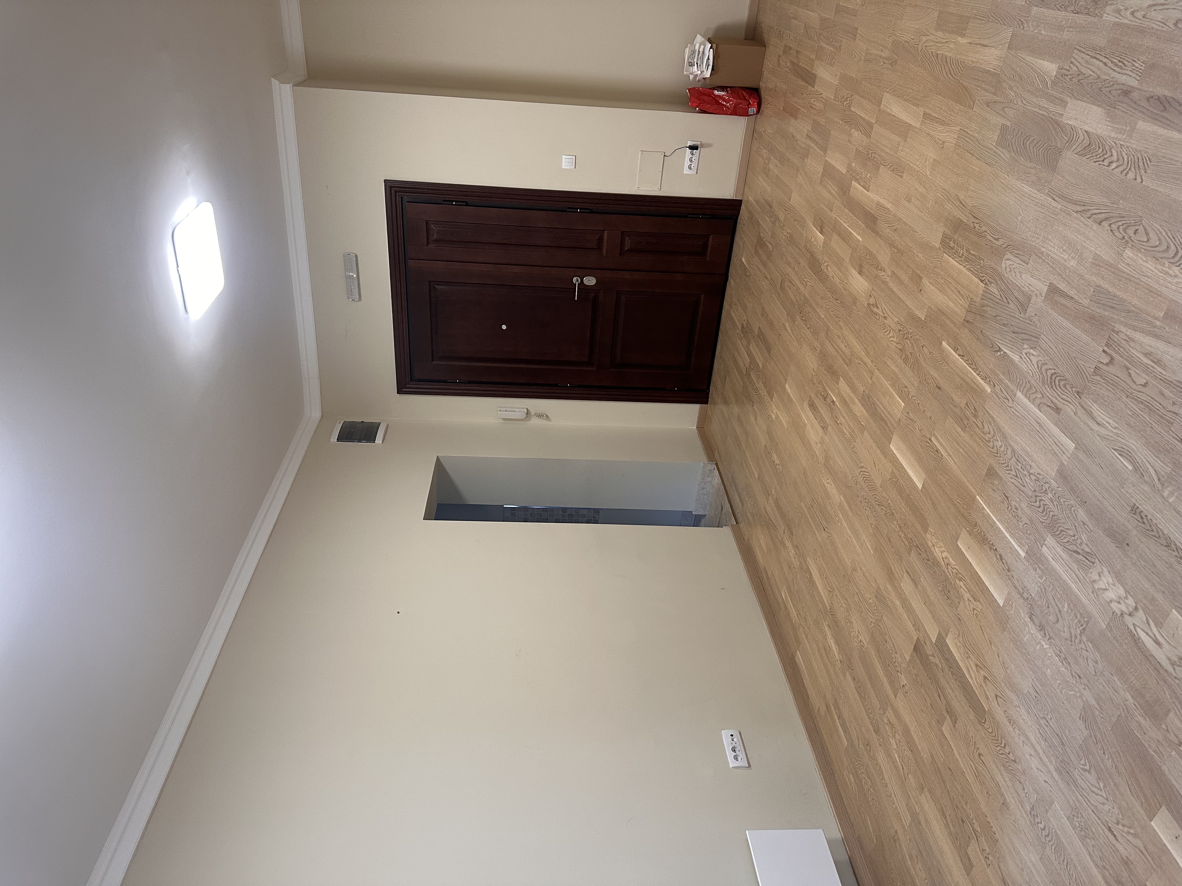 Trosoban salonski stan u Strahinjica Bana - slika 1