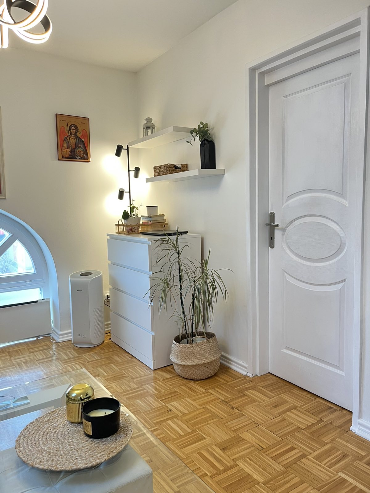 ODLIČNA PRILIKA! Namešten trosoban stan 67m² – Bežanijska kosa, blizu auto-puta - slika 2