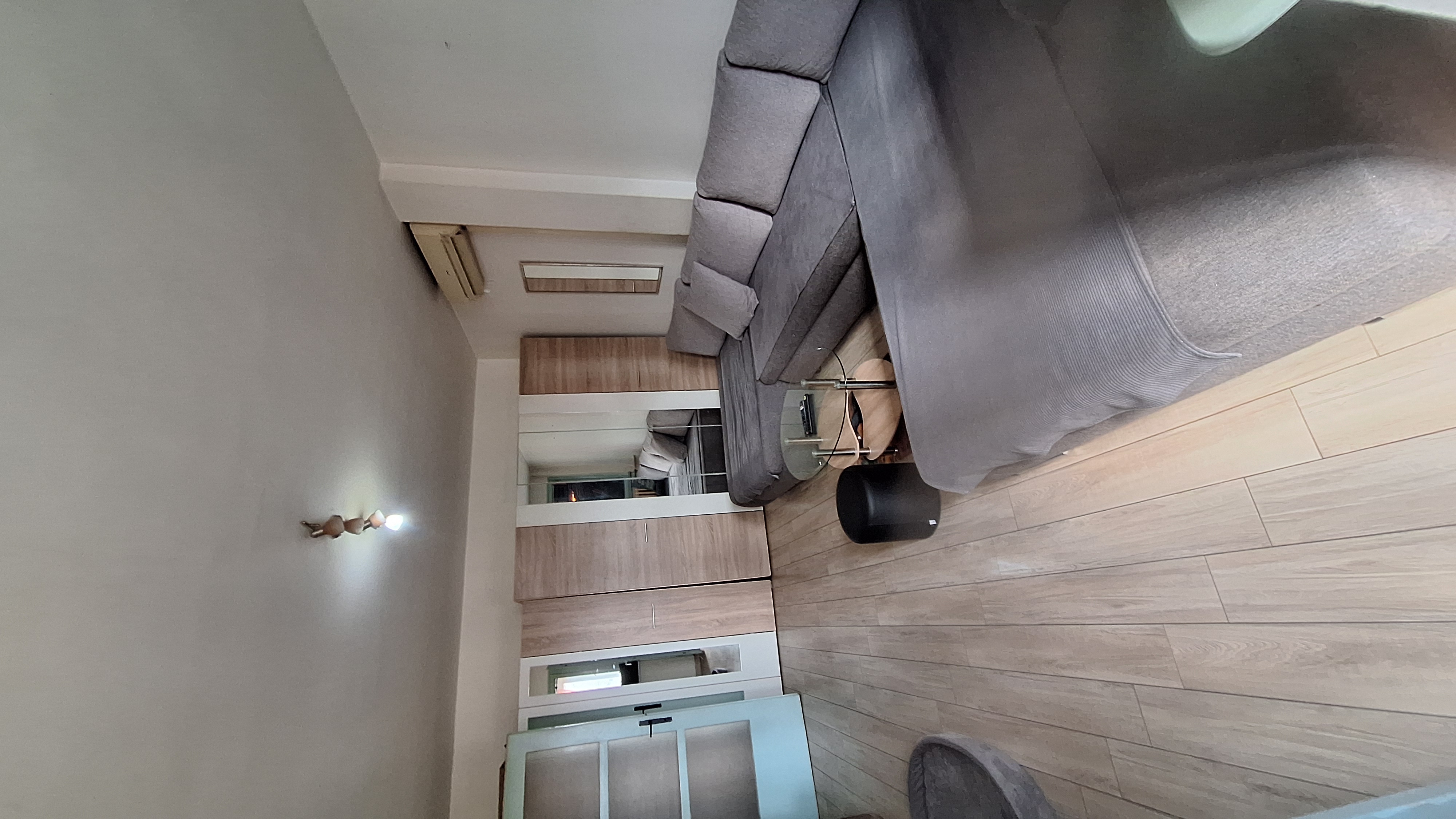 Prodajemo dvoiposoban stan u bloku 38 - slika 2