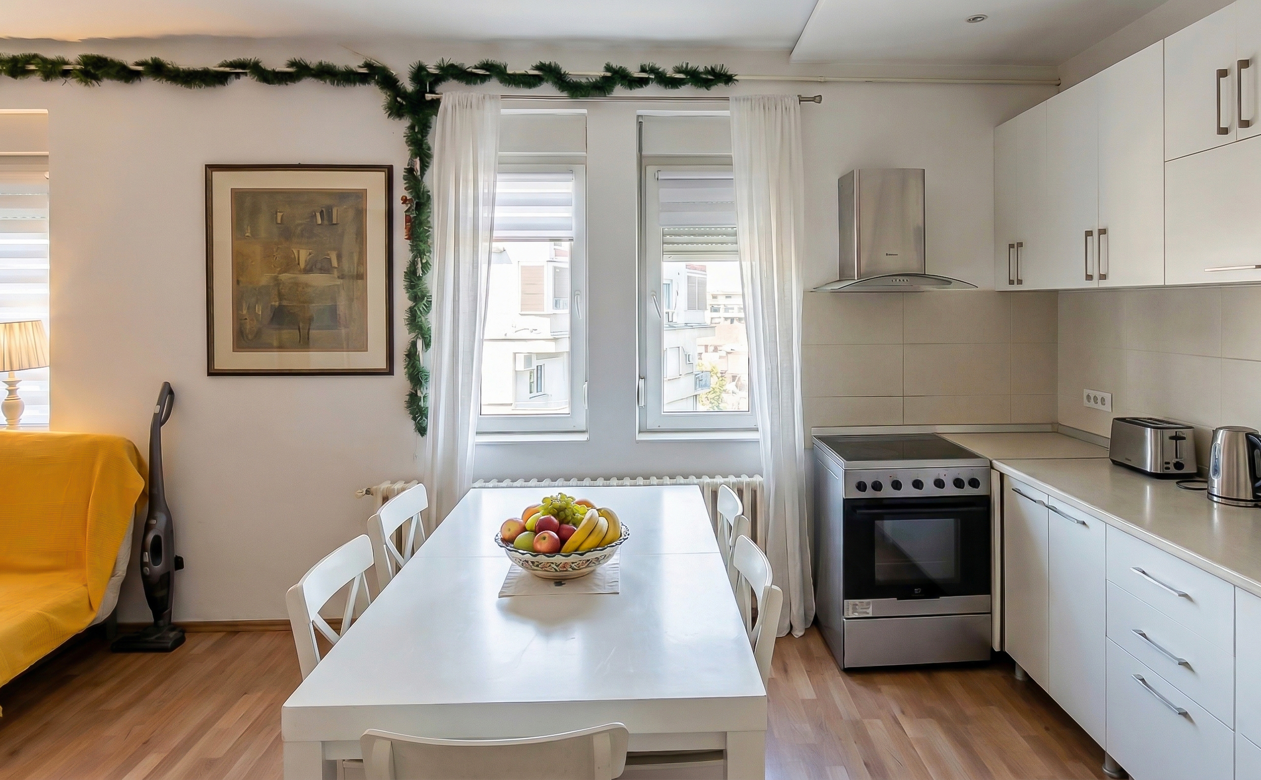 Lep komforan stan u centru grada - slika 2