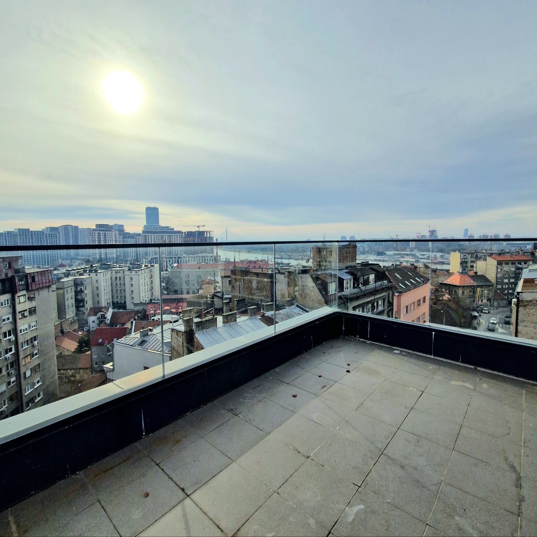 Panoramski pogled sa terase na Beograd