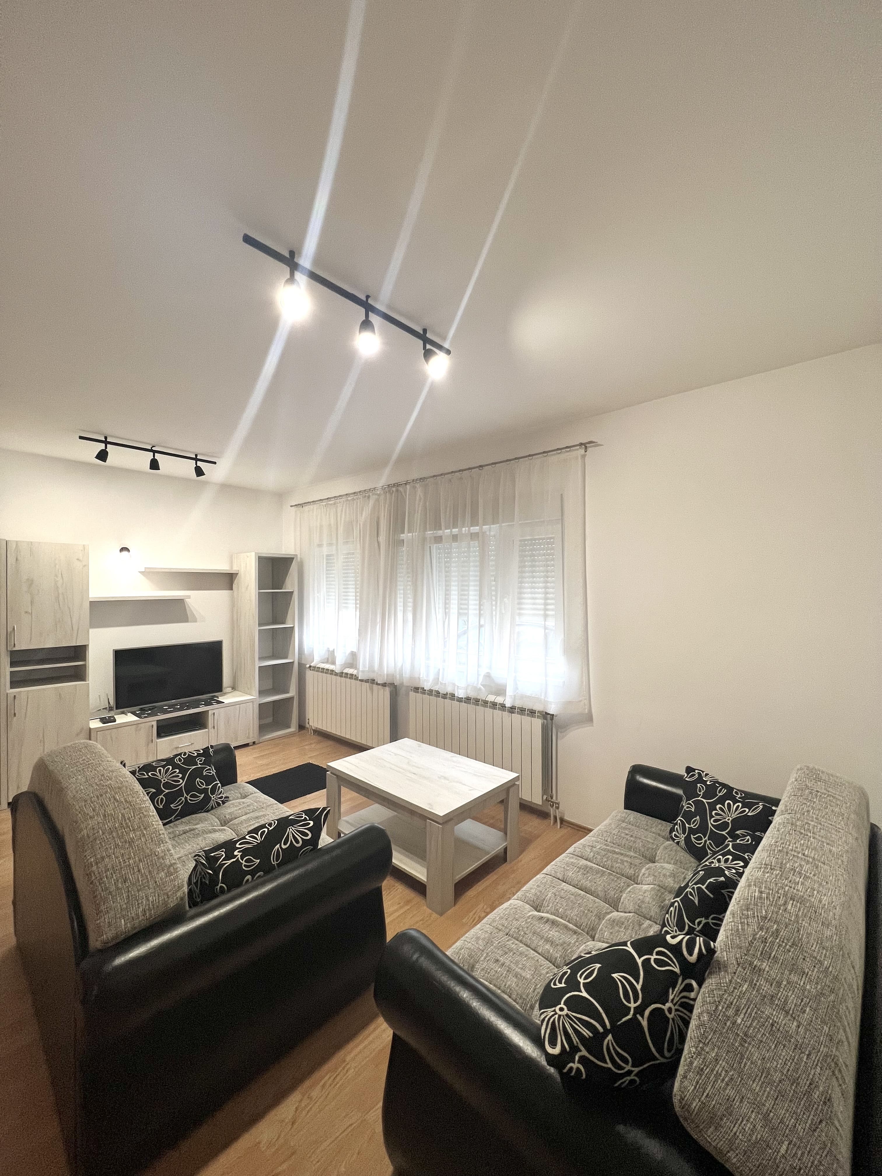 Izdajemo 3.0 stan na Zvezdari - slika 1