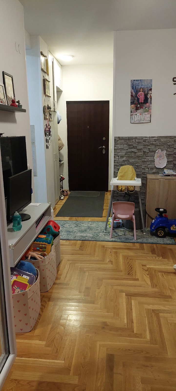 Prodaja uknjiženog stana u Mirijevu - slika 1