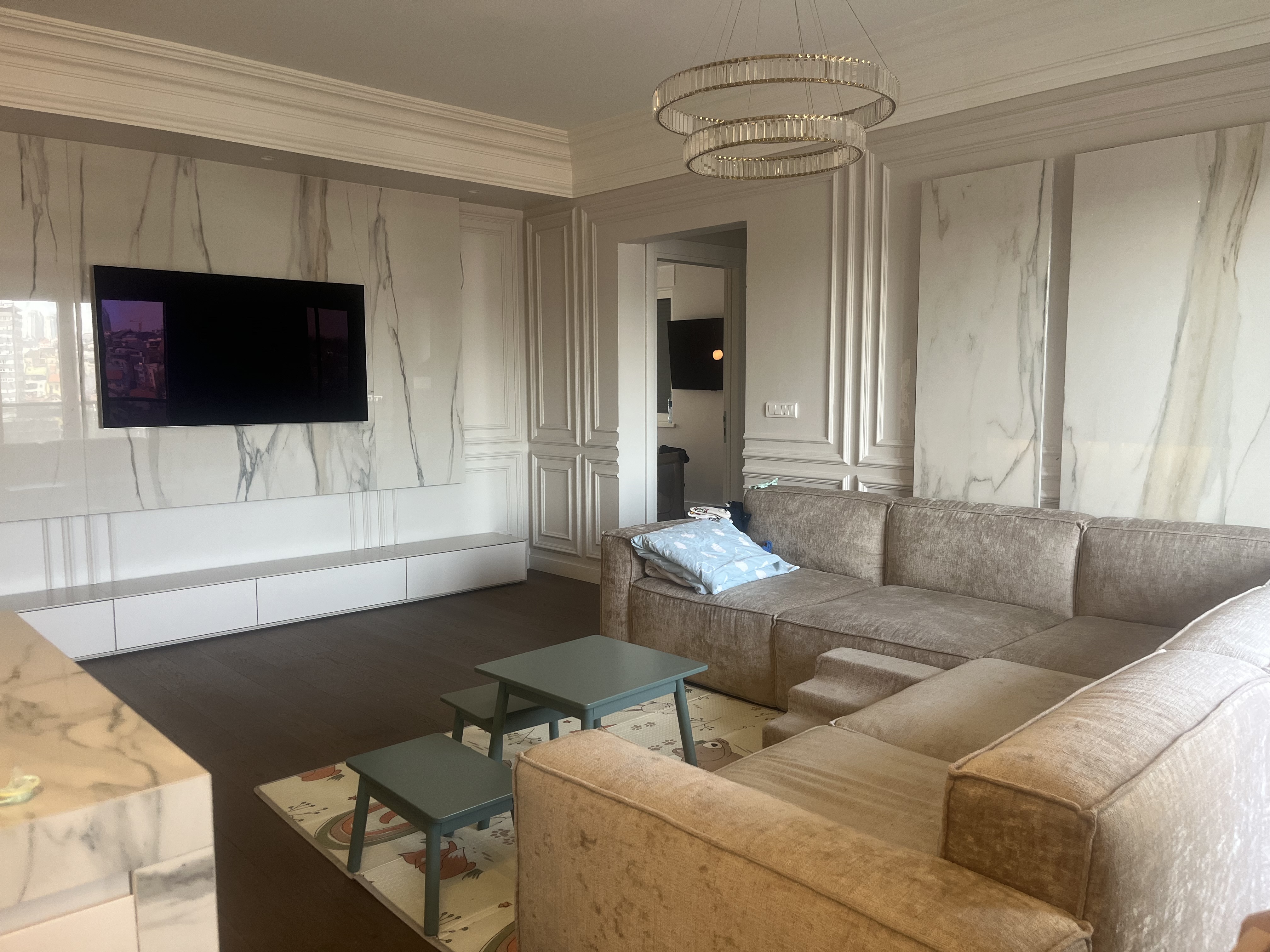 Izuzetan, komforan stan sa garazom na Autokomandi - slika 1