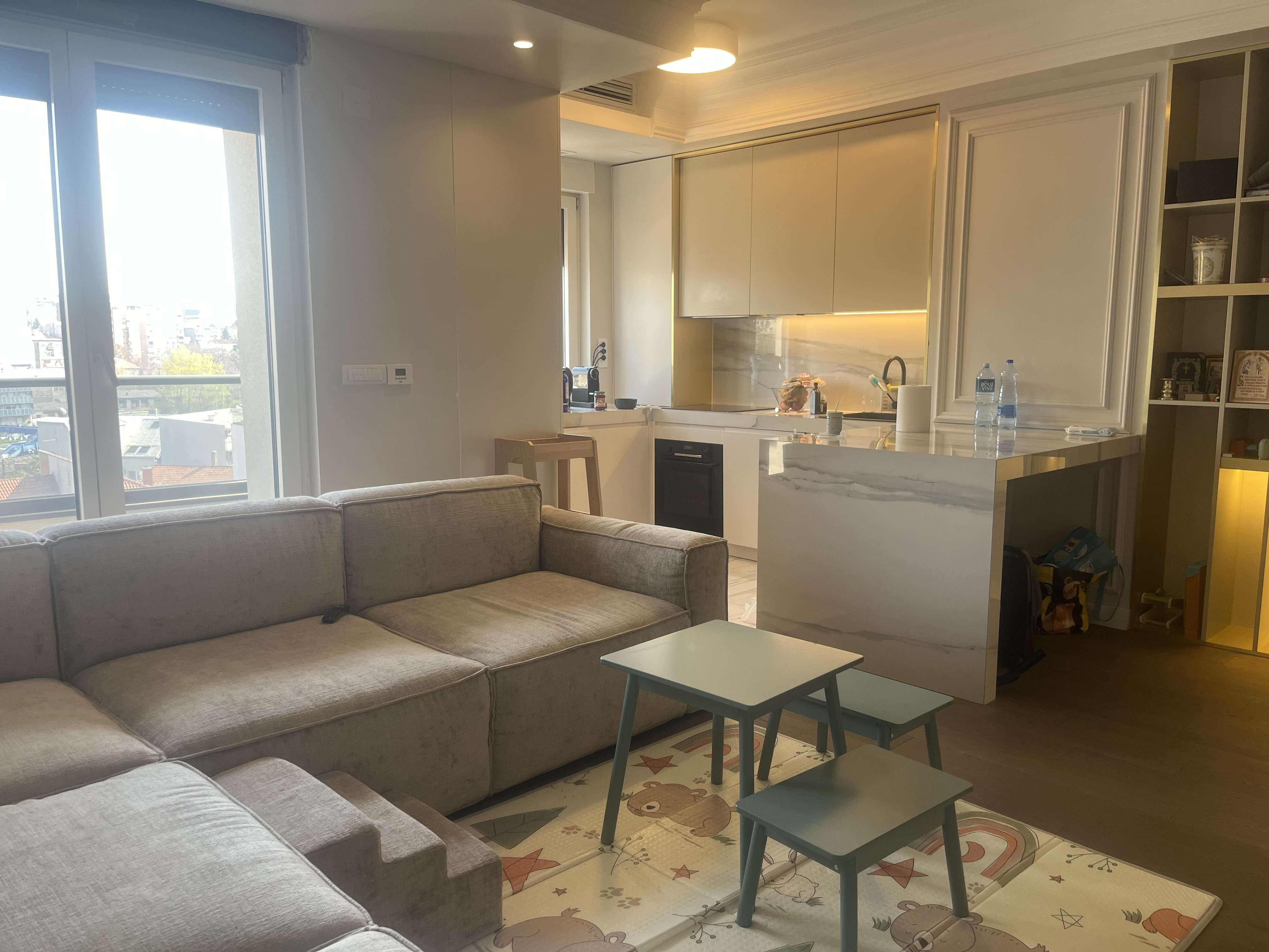 Izuzetan, komforan stan sa garazom na Autokomandi - slika 2