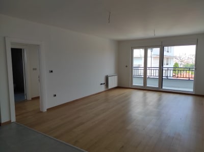 Prodaja trosoban stan Autokomanda, Voždovac 92m²