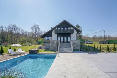 Prodaja četvorosoban stan Ralja, Sopot 250m²