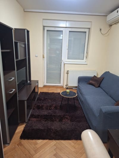 Izdavanje 1.5-soban stan Slavujev Venac, Zvezdara 38m²