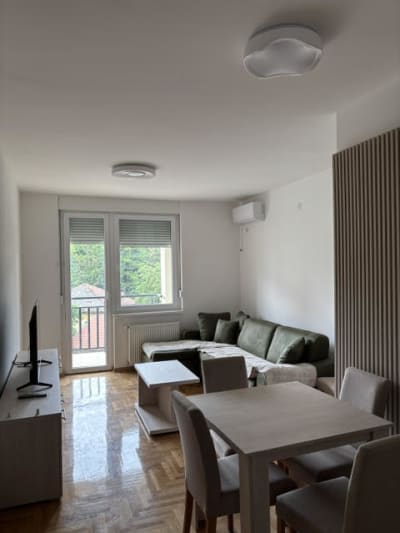 Izdavanje dvosoban stan Banjica, Voždovac 45m²