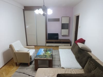 Izdavanje dvosoban stan Savski Venac 55m²