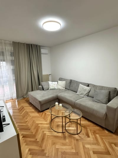 Izdavanje 1.5-soban stan Vračar 41m²