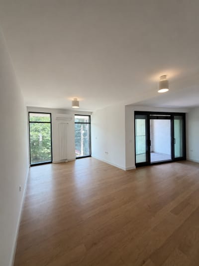 Izdavanje trosoban stan Zvezdara 78m²