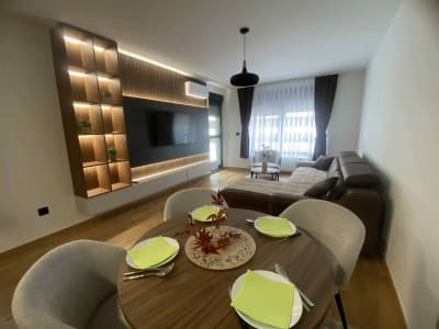 Izdavanje trosoban stan Hala Pionir, Palilula 59m²