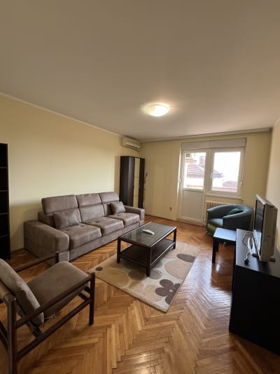 Izdavanje 2.5-soban stan Crveni Krst Vračar, Vračar 56m²