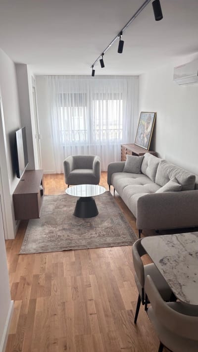 Izdavanje dvosoban stan Lion, Zvezdara 53m²