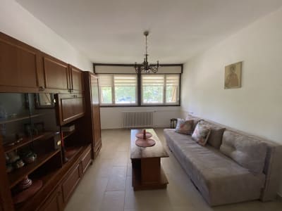 Izdavanje dvosoban stan Kolonija Zmaj, Zemun 52m²