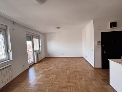 Izdavanje 4.5-soban stan Maksima Gorkog, Vračar 120m²