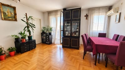 Prodaja četvorosoban stan Botanička bašta, Palilula 81m²