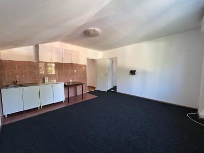 Izdavanje 6-soban stan Rakovica 99m²