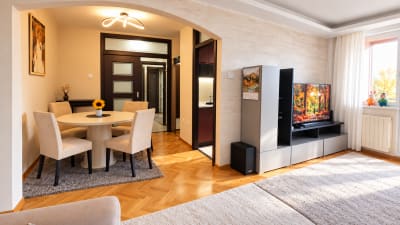 Prodaja trosoban stan Blok 4, Novi Beograd 79m²