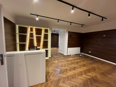 Izdavanje 9-soban stan Obilicev venac, Stari Grad 241m²