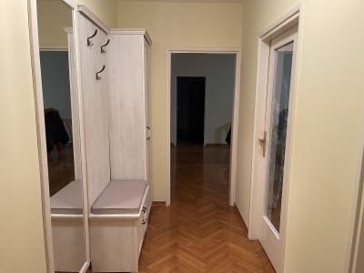 Izdavanje četvorosoban stan Vračar 98m²