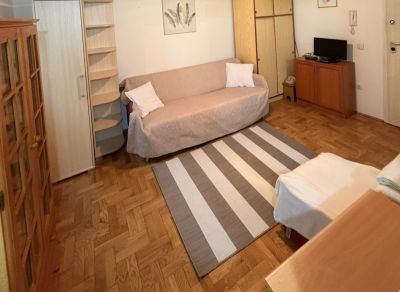 Izdavanje jednosoban stan Voždovac 24m²