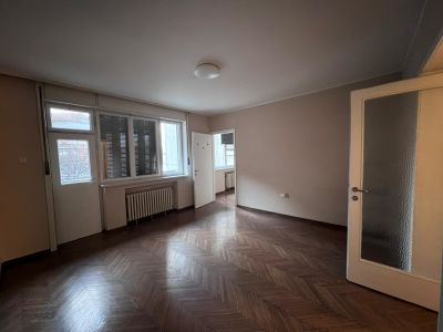 Izdavanje 3.5-soban stan Savski Venac 90m²