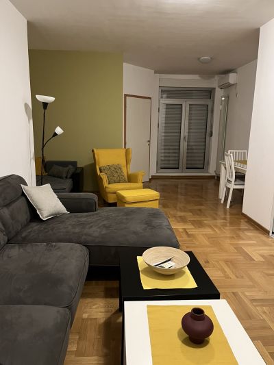 Izdavanje dvosoban stan Cvetkova Pijaca, Zvezdara opština 47m²