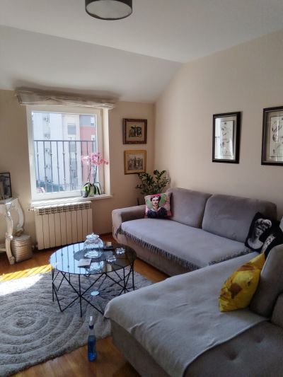 Izdavanje trosoban stan Crveni Krst Zvezdara, Zvezdara opština 95m²