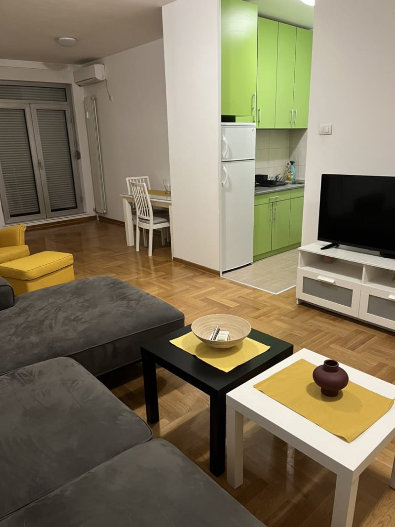 Izdavanje dvosobnog stana sa parking mestom na Zvezdari - slika 2