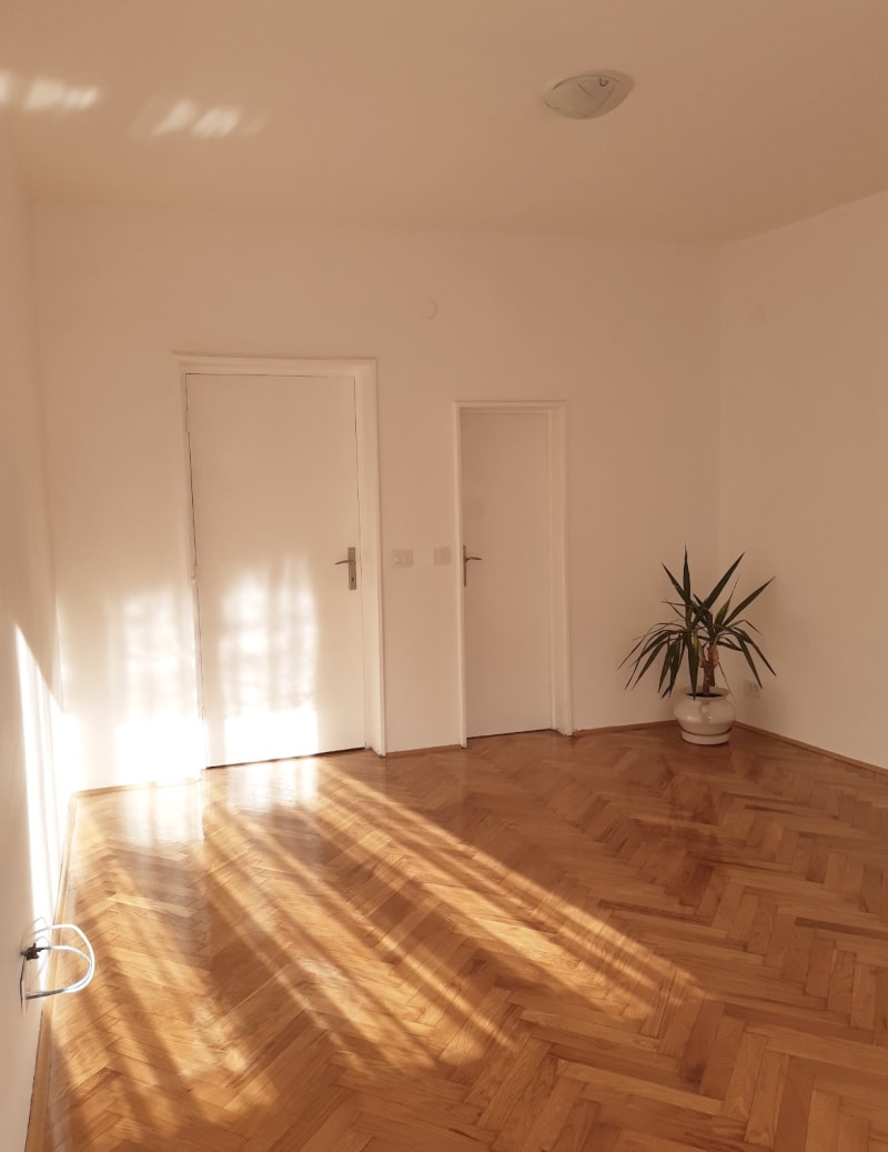 Izdaje se poslovni prostor u centru kod Skupštine - slika 2