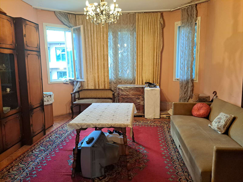 Prodaje se četvoroiposoban stan na Voždovcu - slika 1