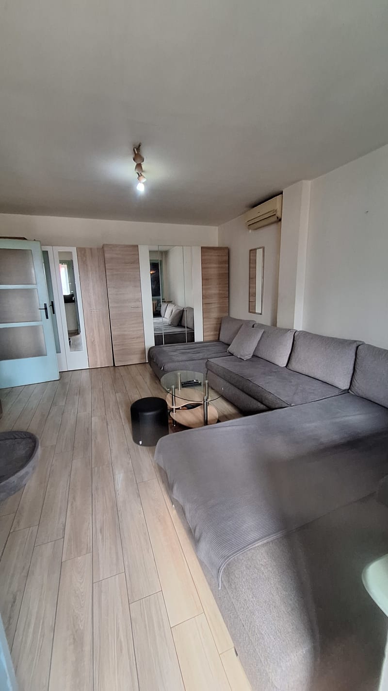 Prodajemo dvoiposoban stan u bloku 38 - slika 2