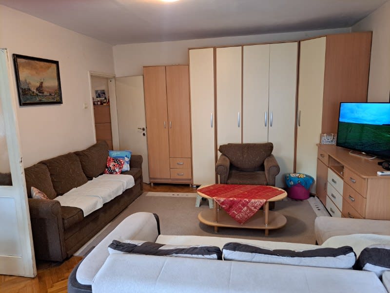 Trosoban stan u naselju Medaković 2 - slika 1