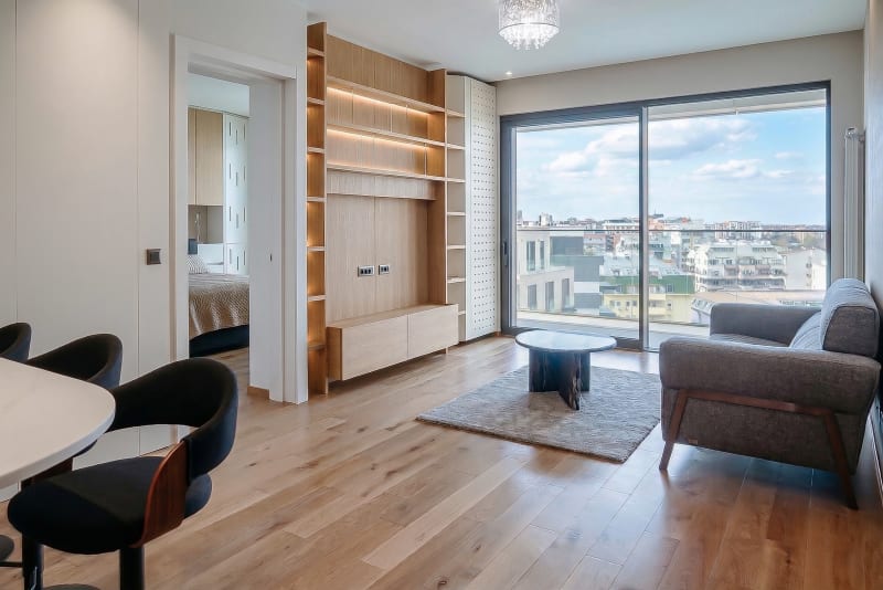 Izdajemo trosoban stan u Novom Dorćolu sa garažnim mestom - slika 1