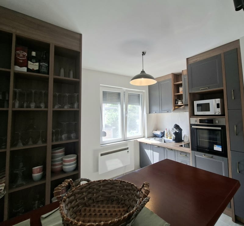 Prodajemo kompletno sređen trosoban stan na Lekinom brdu - slika 2