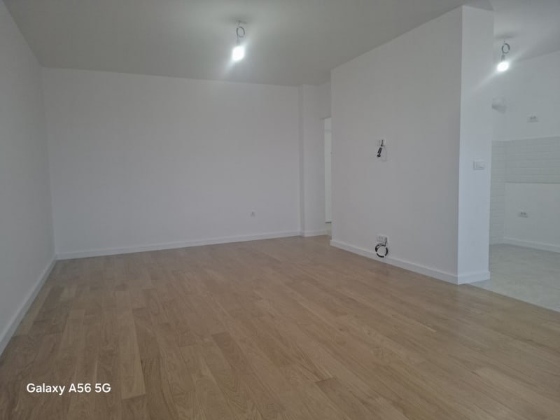 Renoviran četvorosoban stan u bloku 37 - slika 2