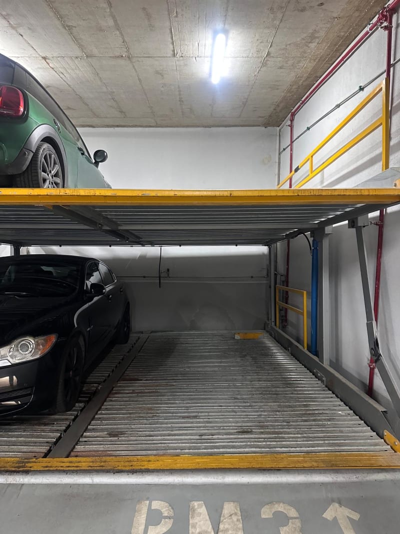 Prodajemo garažu, Kalenic Pijaca, 14m² - slika 2