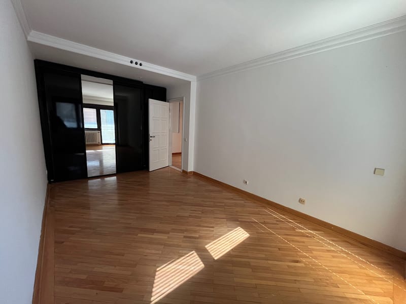 Izdajemo četvorosoban stan, Vracar, 147m² - slika 1