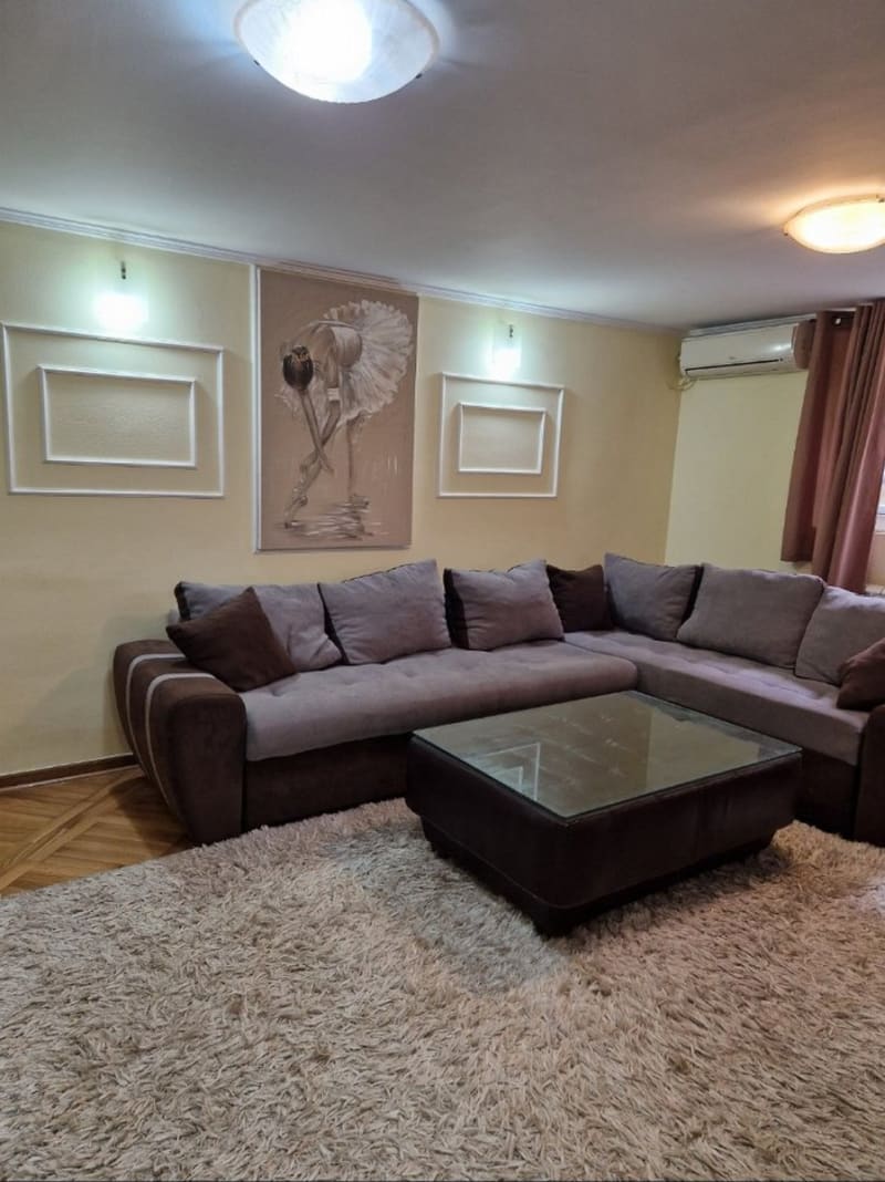 Dvoiposoban stan na Banovom brdu - slika 1
