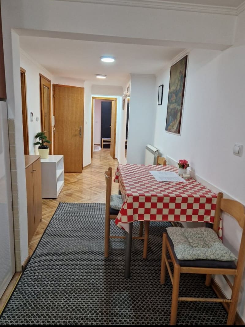 Dvoiposoban stan na Banovom brdu - slika 2